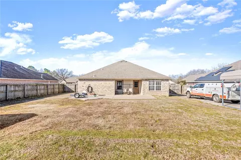 Exterior - 504 Willow St, Gentry, AR 72734 photo 8 of 14