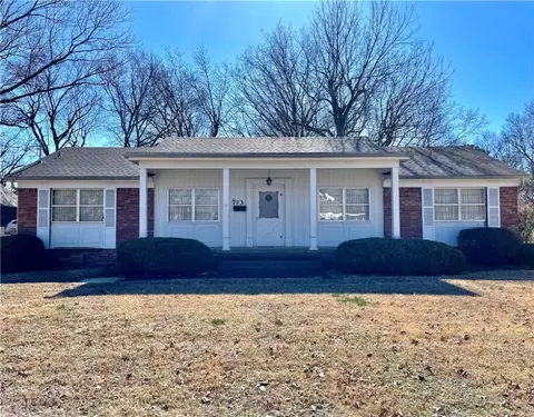 723 NW 8th St, Bentonville, AR 72712