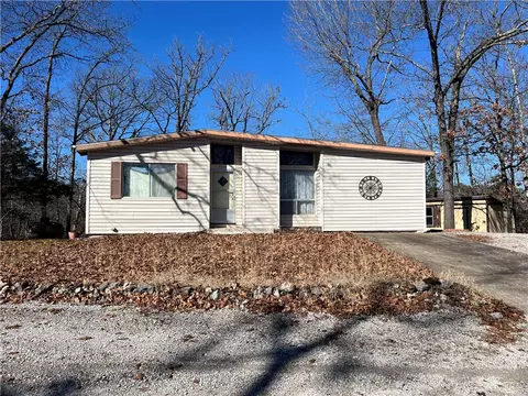 8039 Pine Ln, Rogers, AR 72756