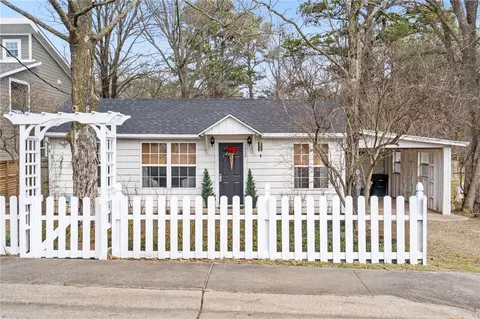 1432 Van Buren Ave, Fayetteville, AR 72701