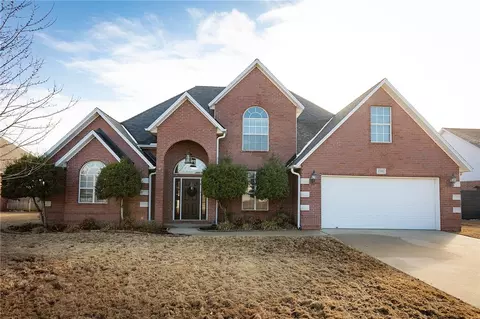 2105 Chinquapin Ave, Bentonville, AR 72712