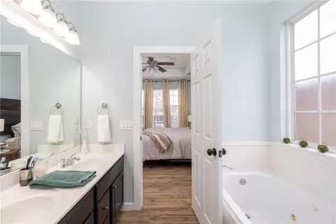 Bath - 560 Tyler St, Centerton, AR 72719 photo 1 of 4