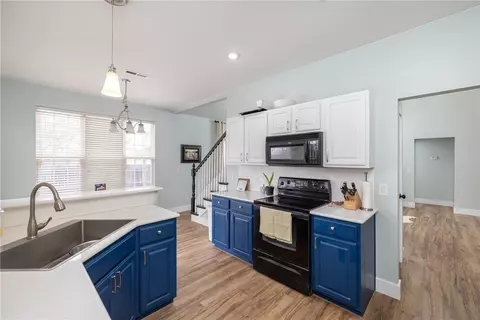 Kitchen - 560 Tyler St, Centerton, AR 72719 photo 4 of 5