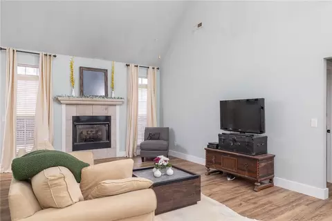 Living - 560 Tyler St, Centerton, AR 72719 photo 2 of 4
