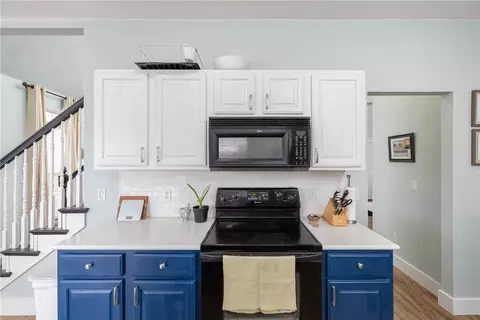Kitchen - 560 Tyler St, Centerton, AR 72719 photo 3 of 5