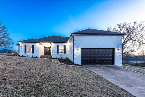 3151 Eden Dr, Springdale, AR 72762