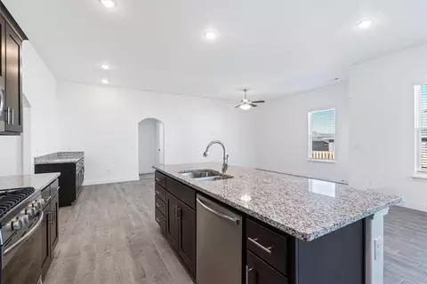 Kitchen - 2030 Periwinkle Pl, Centerton, AR 72719 photo 3 of 3