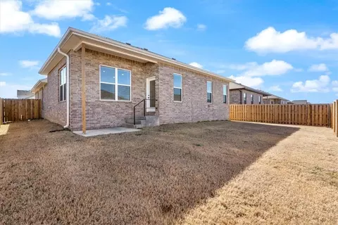 Exterior - 2030 Periwinkle Pl, Centerton, AR 72719 photo 2 of 2
