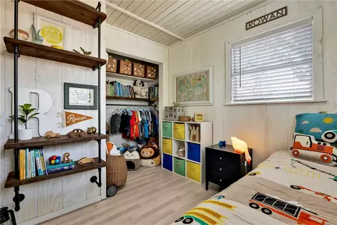 Bedroom - 11002 Sturdy Rd, Summers, AR 72769 photo 5 of 8
