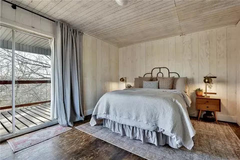Bedroom - 11002 Sturdy Rd, Summers, AR 72769 photo 3 of 8