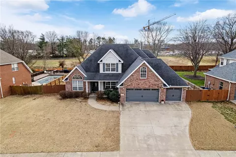 1105 Buckingham Blvd, Bentonville, AR 72712