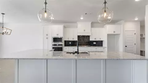 Kitchen - 1241 Red Maple, Centerton, AR 72719 photo 4 of 12