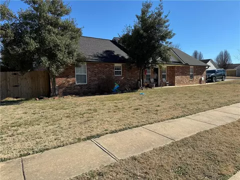 288 Jeanne Dr, Springdale, AR 72764