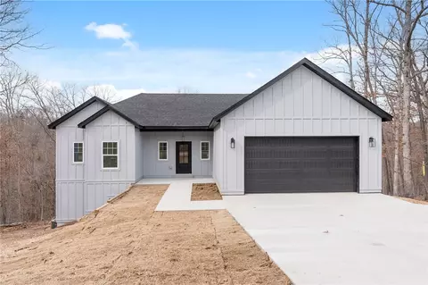 28 W Bridlington Dr, Bella Vista, AR 72714