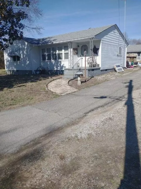 304 Hill Ave, Berryville, AR 72616