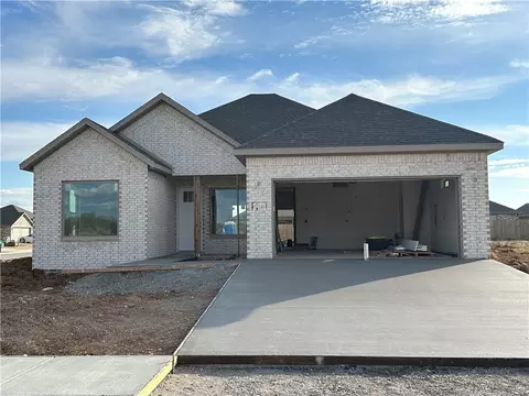 201 Palm St, Centerton, AR 72719