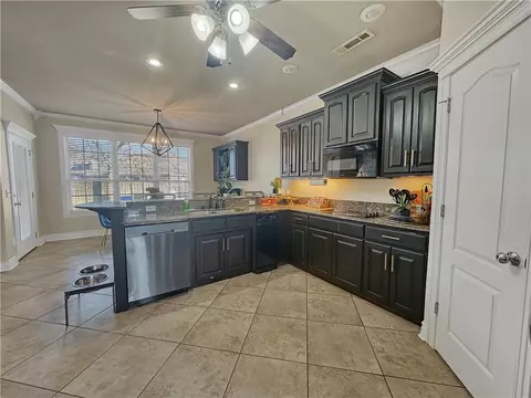 Kitchen - 3827 Pasofino Loop, Springdale, AR 72764 photo 3 of 3