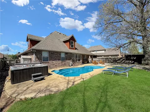 Exterior - 3827 Pasofino Loop, Springdale, AR 72764 photo 4 of 10