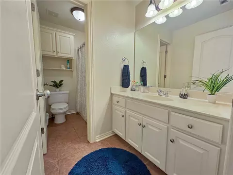 Bath - 3827 Pasofino Loop, Springdale, AR 72764 photo 5 of 5