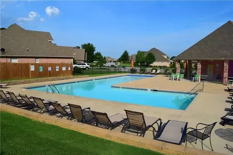 6407 S Timber Ridge Dr, Rogers, AR 72758