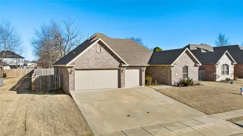 5628 Amber Dr, Springdale, AR 72764