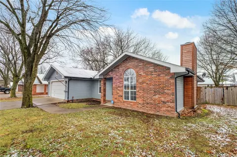 1024 Whipporwill Ln, Siloam Springs, AR 72761