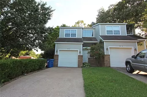 501 Camellia Dr, Bentonville, AR 72712