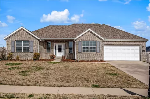 432 Caballo St, Farmington, AR 72730