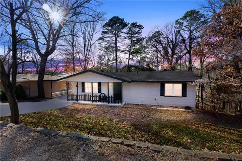 40 Leicester Dr, Bella Vista, AR 72714