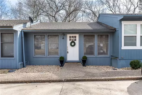 18 Dogwood Dr, Bella Vista, AR 72715