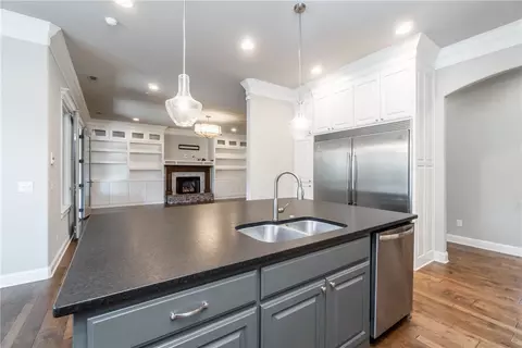 Kitchen - 4210 Integrity Dr, Springdale, AR 72762 photo 4 of 5