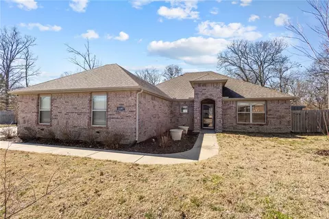 1197 Nemett Dr, Pea Ridge, AR 72751