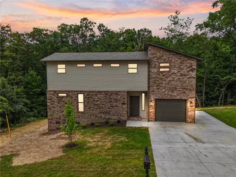10 Claypole Ln, Bella Vista, AR 72715