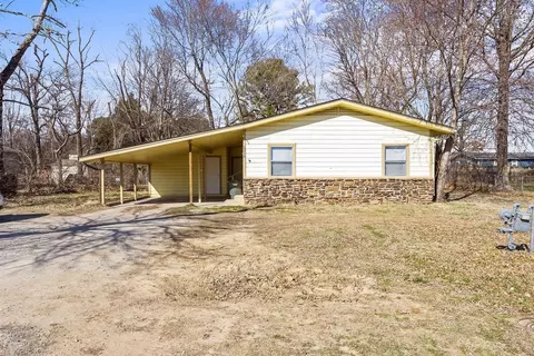 5516 Wedington Dr, Fayetteville, AR 72704
