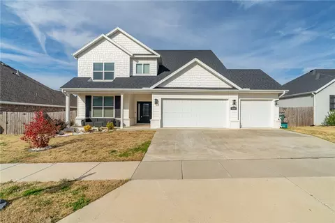 3048 E Calgary St, Fayetteville, AR 72701