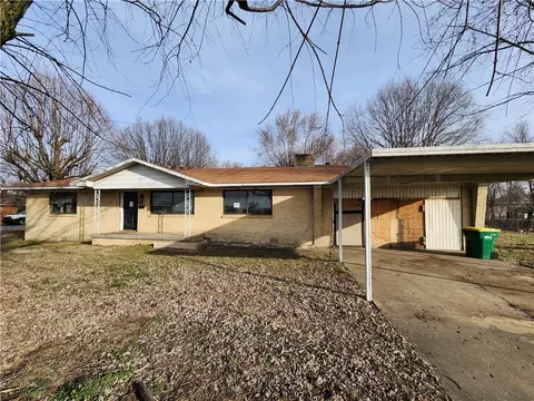 1100 Huntsville Ave, Springdale, AR 72764