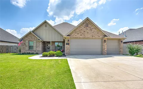 421 Tartaglia Ave, Springdale, AR 72762