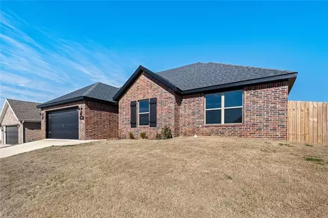 705 W Jillian St, Siloam Springs, AR 72761