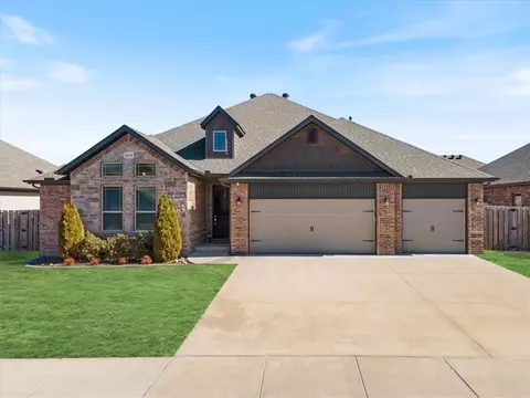 6203 S 63rd St, Rogers, AR 72758