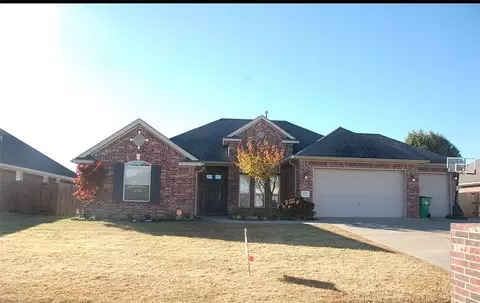 831 Fairfax Ave, Springdale, AR 72764