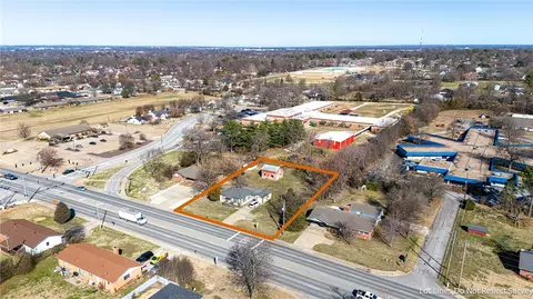 1203 New Hope Rd, Rogers, AR 72758