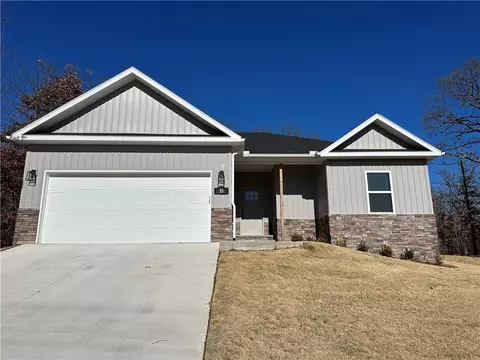 15 Tarbolten Ln, Bella Vista, AR 72715