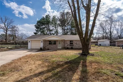 601 Steele Ct, Gentry, AR 72734