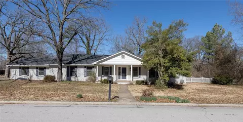 1933 E Bois De Arc Ln, Fayetteville, AR 72703