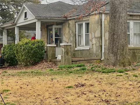 1213 N Central Ave, Batesville, AR 72501