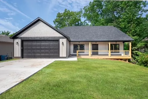 28 Headley Dr, Bella Vista, AR 72714