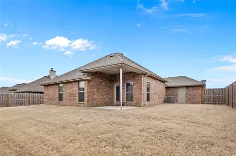 Exterior - 601 Melrose Pl, Bentonville, AR 72712 photo 6 of 7