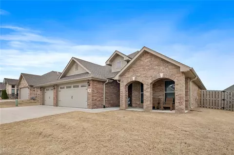 601 Melrose Pl, Bentonville, AR 72712