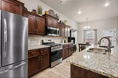 Kitchen - 601 Melrose Pl, Bentonville, AR 72712 photo 3 of 4