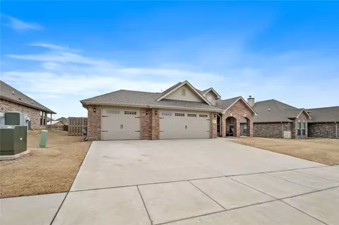 Exterior - 601 Melrose Pl, Bentonville, AR 72712 photo 7 of 7
